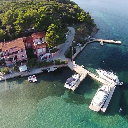 Apartments Zala Matusan Supetarska Draga Luaran gambar
