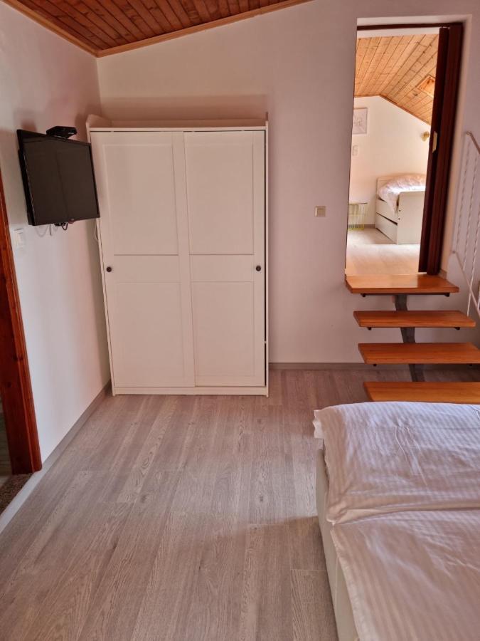 Apartments Zala Matusan Supetarska Draga Luaran gambar