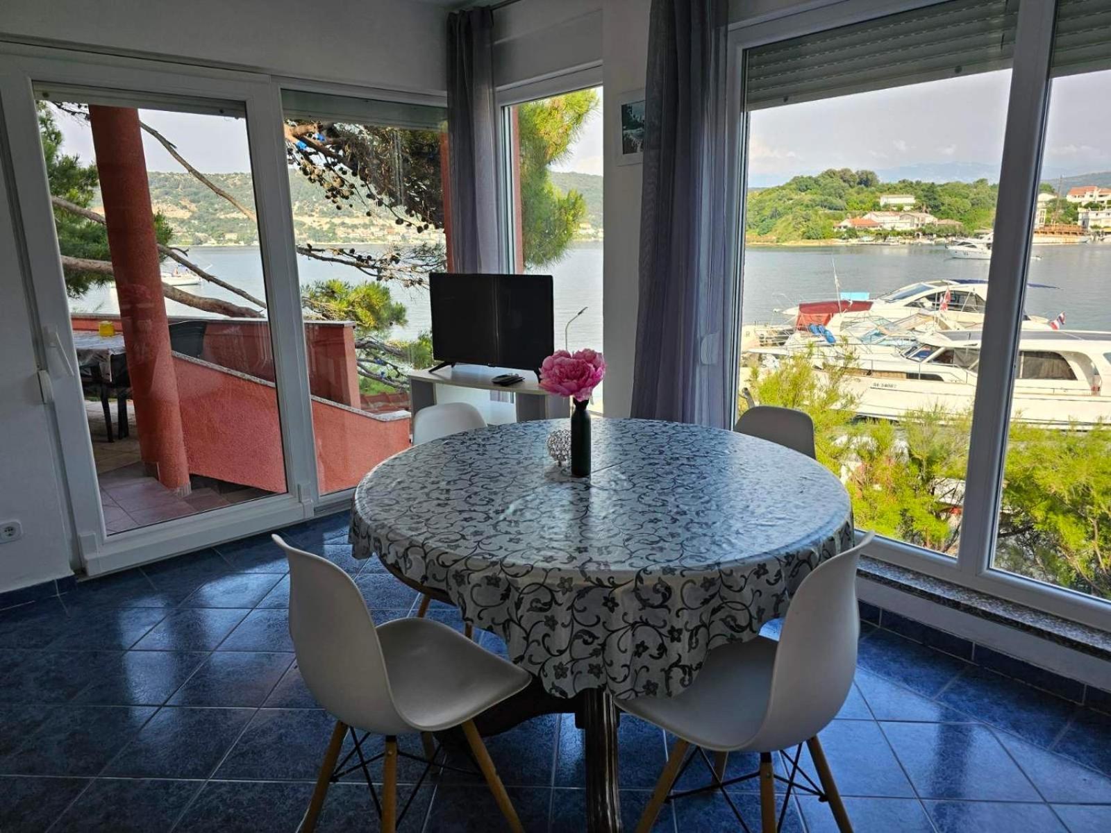 Apartments Zala Matusan Supetarska Draga Luaran gambar