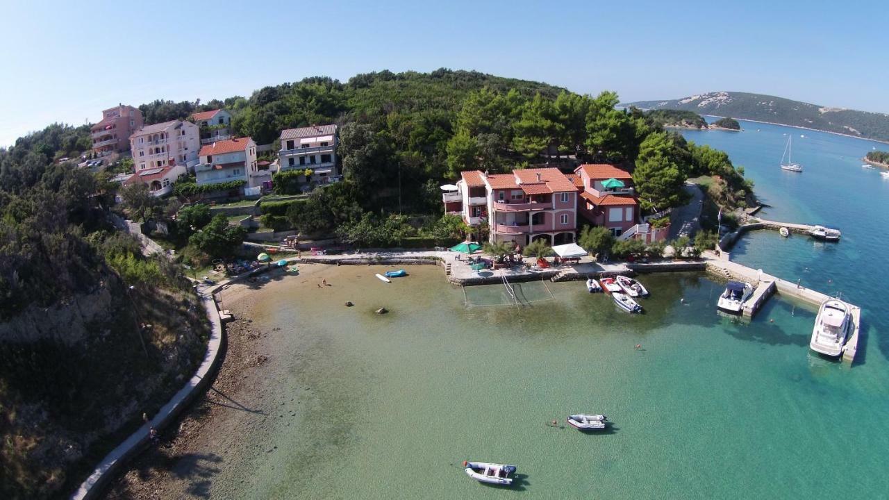 Apartments Zala Matusan Supetarska Draga Luaran gambar