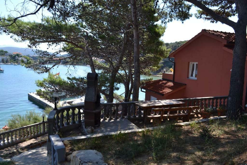 Apartments Zala Matusan Supetarska Draga Luaran gambar