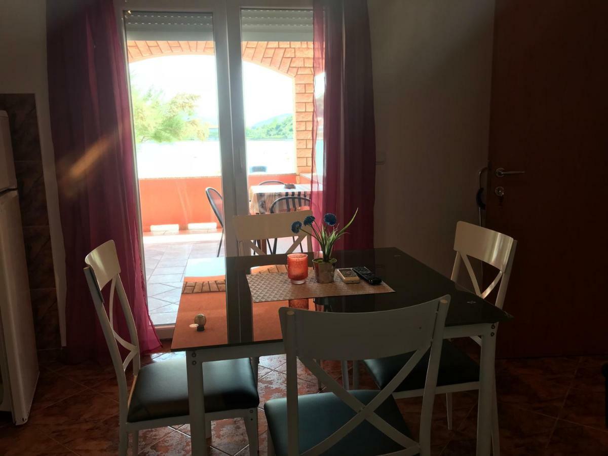Apartments Zala Matusan Supetarska Draga Luaran gambar